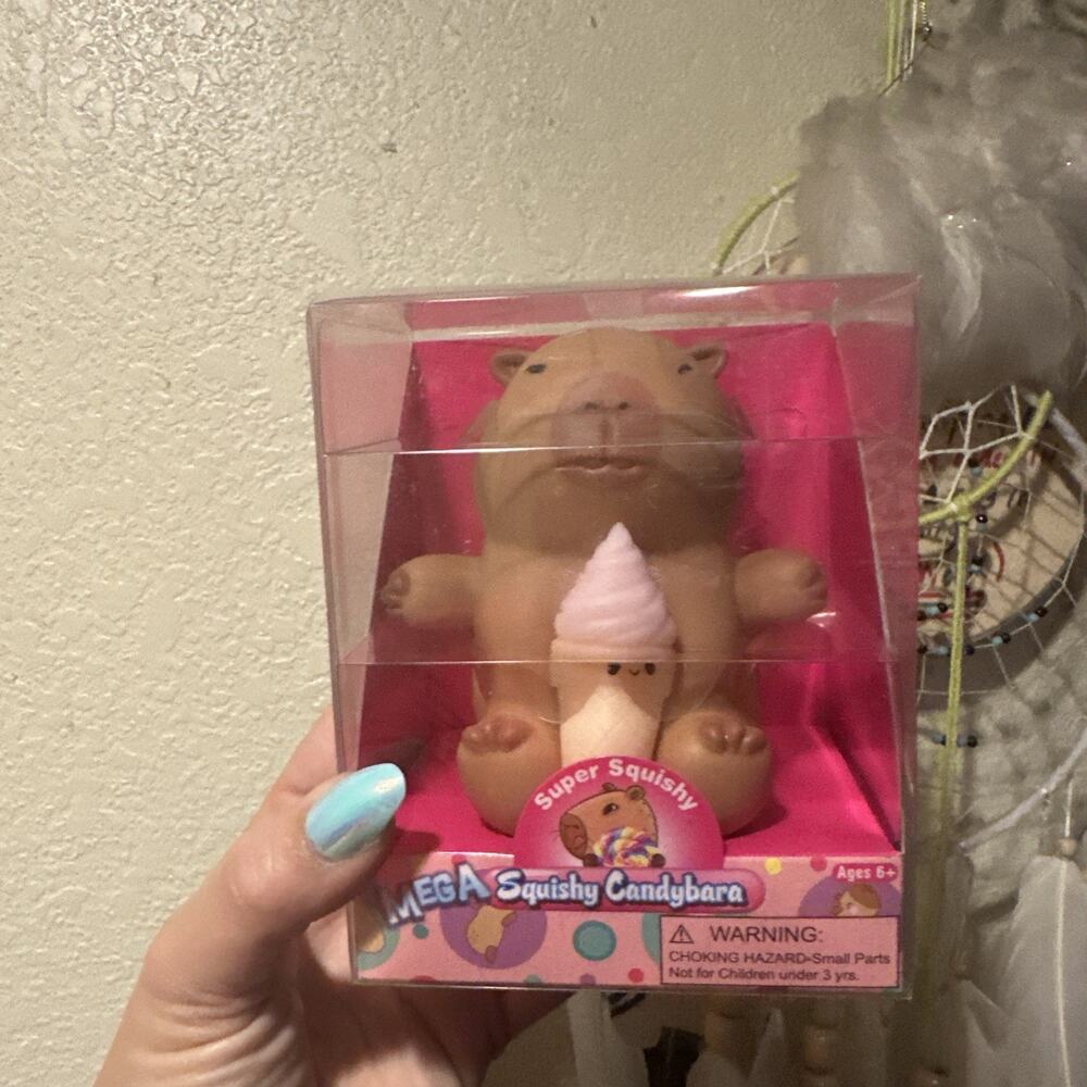 Viral : Mega Squishy Candybara Toy! Adorable Capybara With An Ice Cream!!